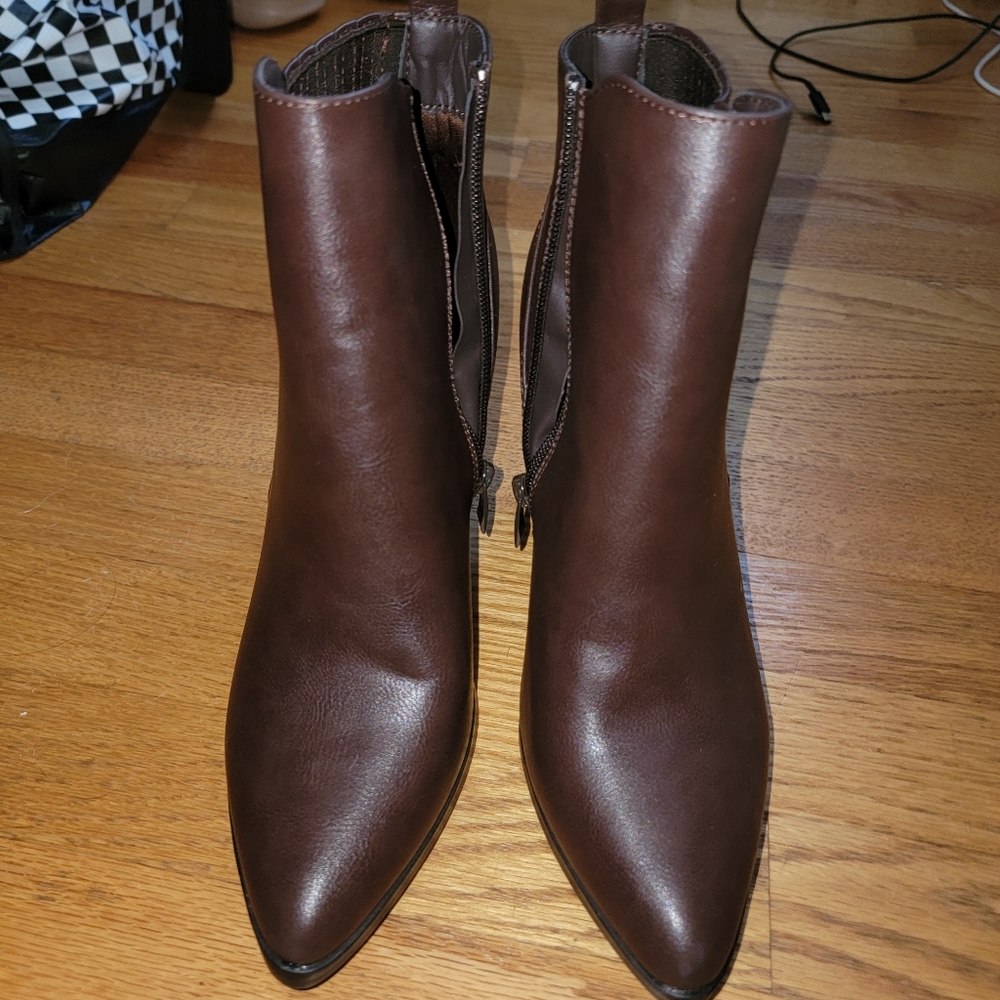 Dark brown bootie